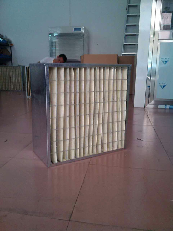 鳥(niǎo)籠式中效過(guò)濾器又稱(chēng)為中效鳥(niǎo)籠式過(guò)濾器也叫箱式中效過(guò)濾器、組合式中效過(guò)濾器