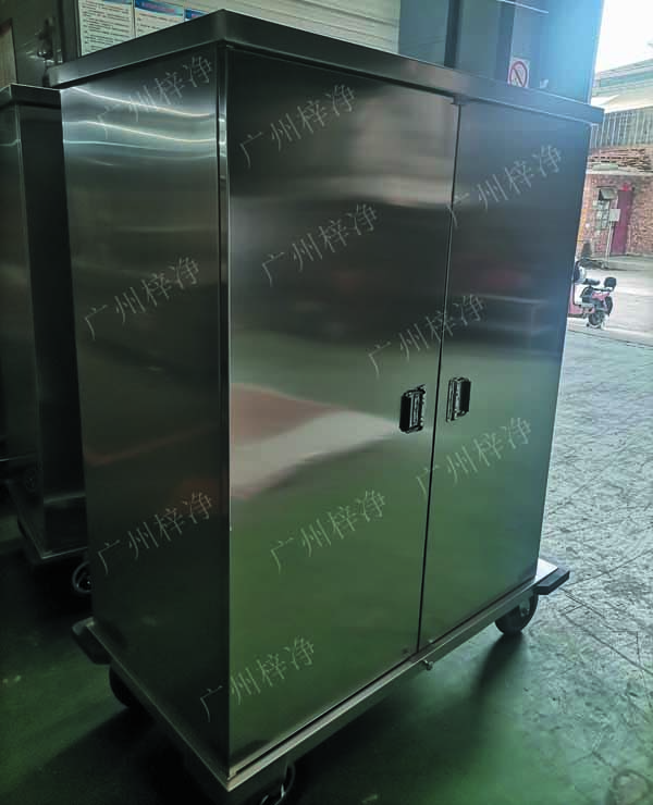 一次性物品電動轉運車采用304拉絲不銹鋼板面板厚度：≥1.2mm,表面作拉絲亞光處理。